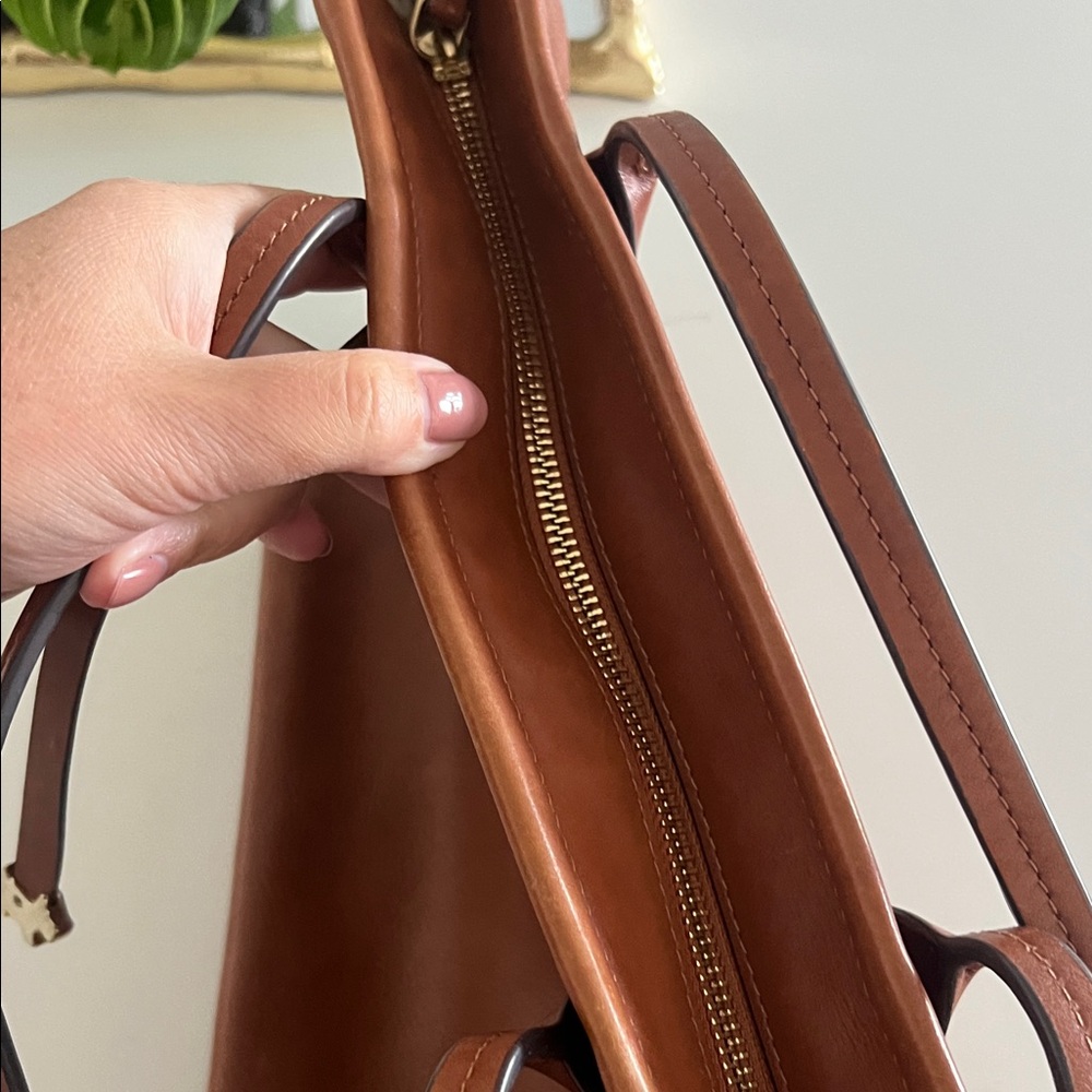 RADLEY LONDON Chestnut Brown Leather Tote with Signature Charm - Picture 3 of 10